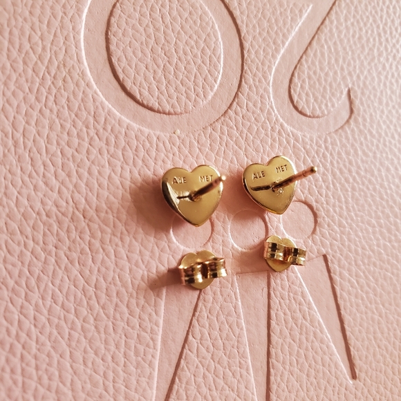 Pandora Rose Heart Matte Earrings - Picture 3 of 4